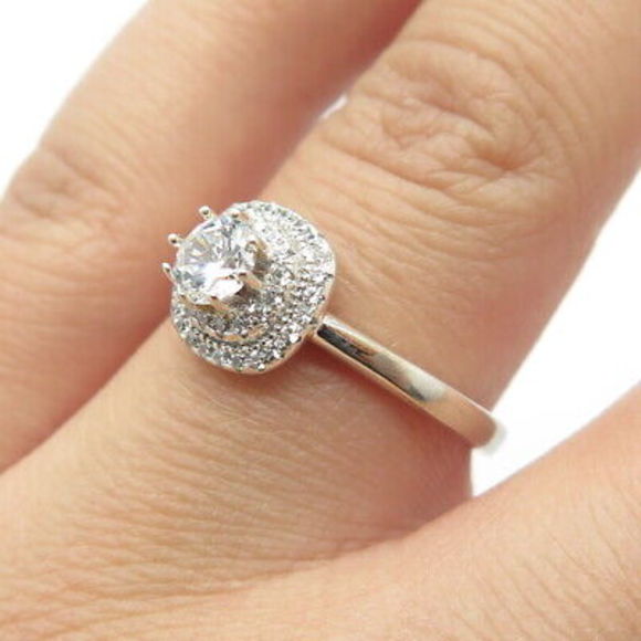 925 Sterling Silver Round-Cut C Z Ring Size 7.5 - Picture 2 of 8